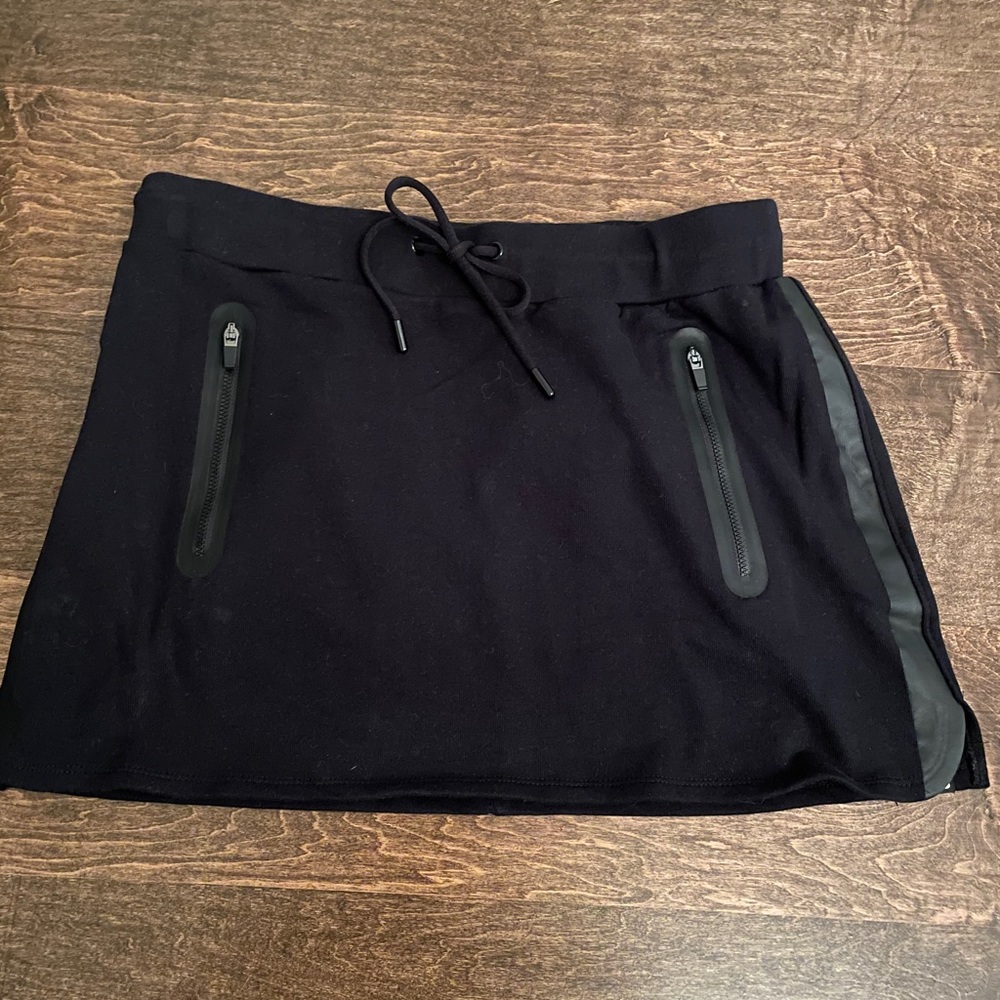 NWT Fabletics Amara Skirt